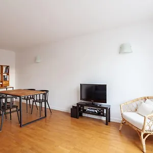  Appartement Spacious 1br | Near City Center & Baby-friendly! France
